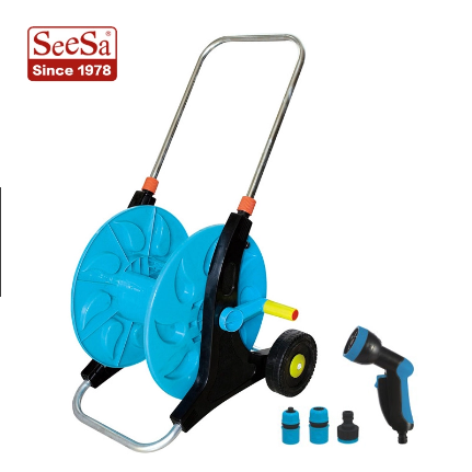 Como é instalado o carretel da mangueira